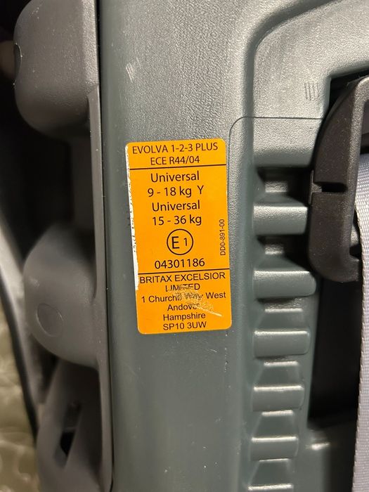 Fotelik Britax Romer 9 - 36 kg nieuszkodzony