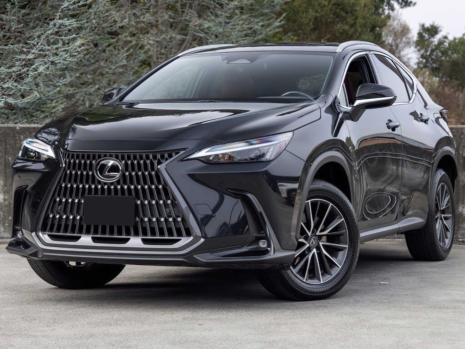 Lexus NX 350h Premium      2022