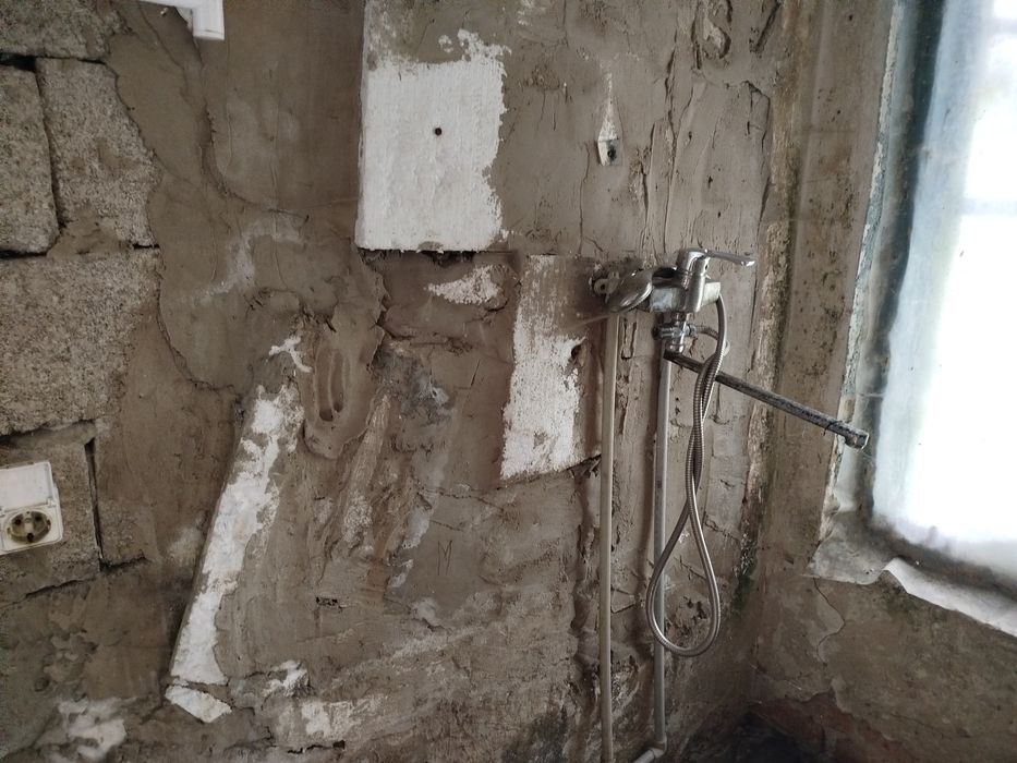 1-кімнатна квартира на 2 поверсі в м.Малин, хороший район, під капітальний ремонт, пічне опалення