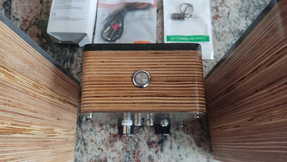 Aparelhagem Bluetooth com colunas