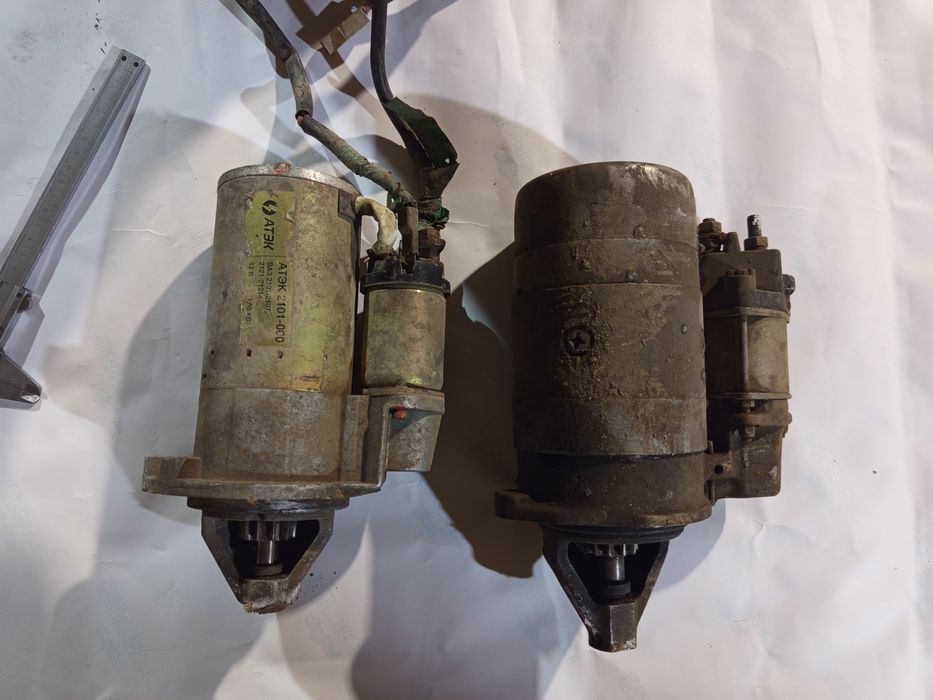 2стартера на ВАЗ 2107, є ще вакумний тормозний циліндр