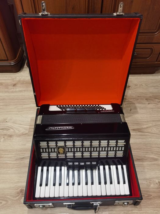 Weltmeister Serino 80 basów akordeon klawiszowy