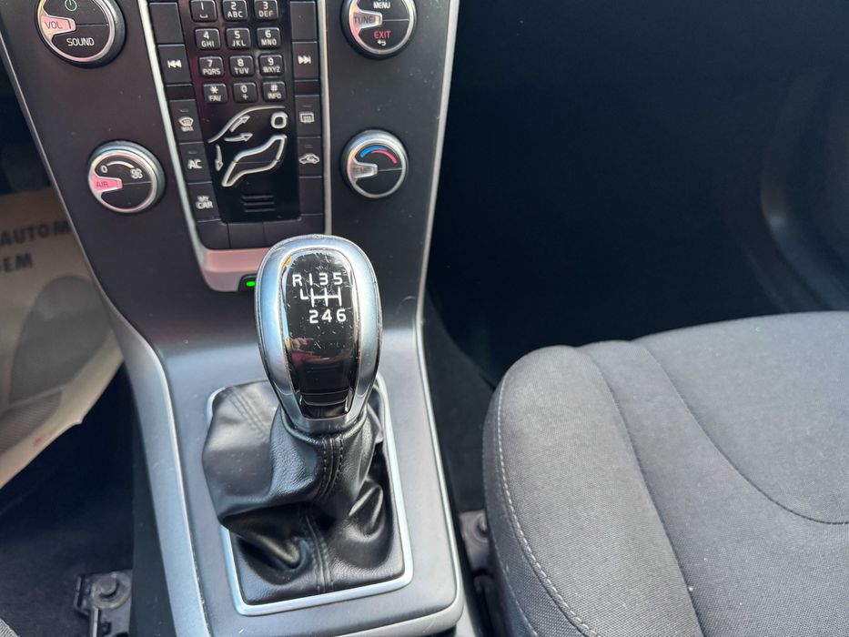 Volvo V40 Cross Country 1.6 D2 Momentum