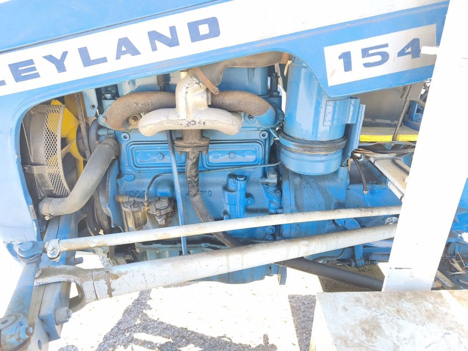 Trator leyland 154 em excelente estado