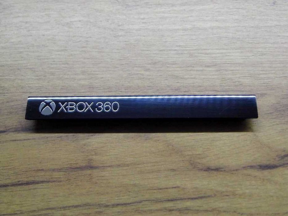 Przedni panel napędu w konsoli XBox 360 Stingray E