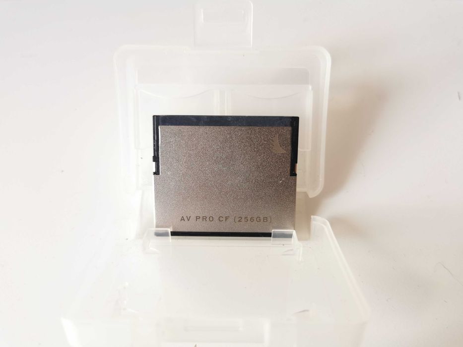 Camera Canon C200, Lentes, Acessórios