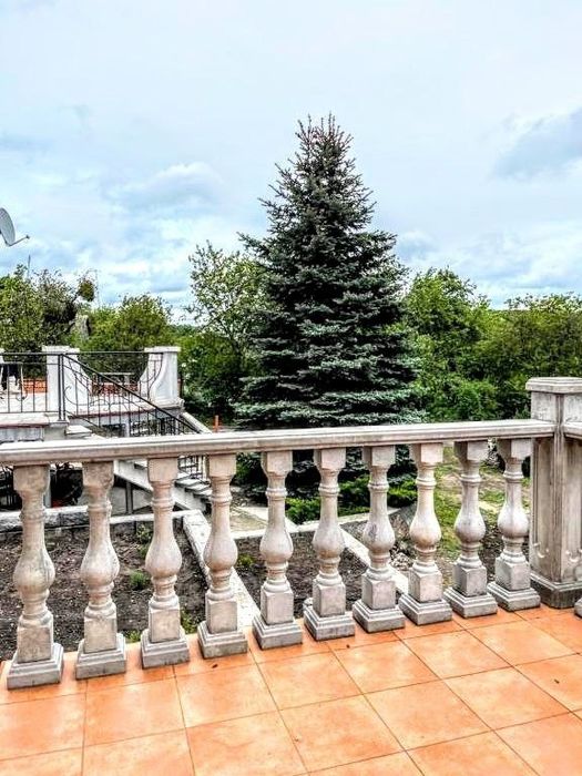 62 Будинок з великий теплим басейном