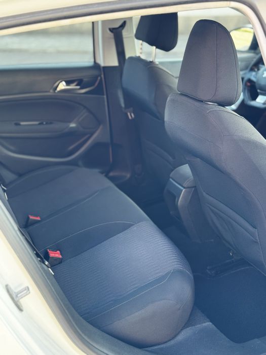 Peugeot 308 — fotografia 6
