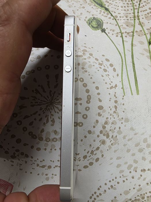 Iphone 5s praticamente novo