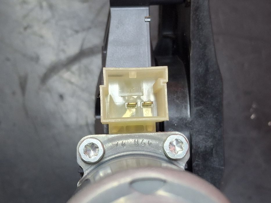 Elevador vidros frente esquerdo VOLKSWAGEN Caddy IV Kombi (SAB, SAJ)