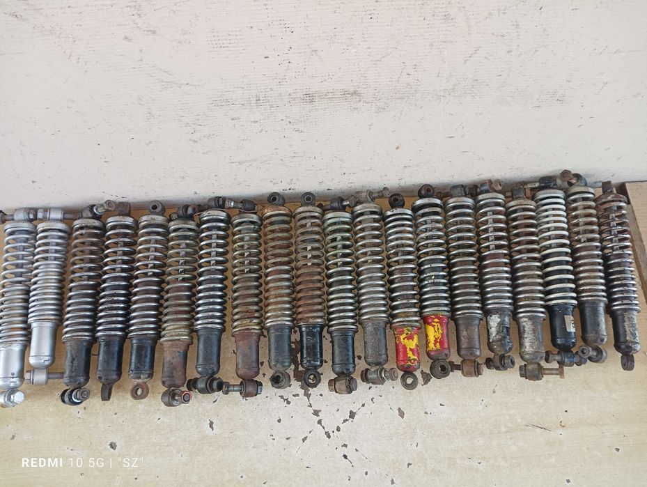 WSK + inne - amortyzatory sprężynowe - 20 sztuk (14.12)