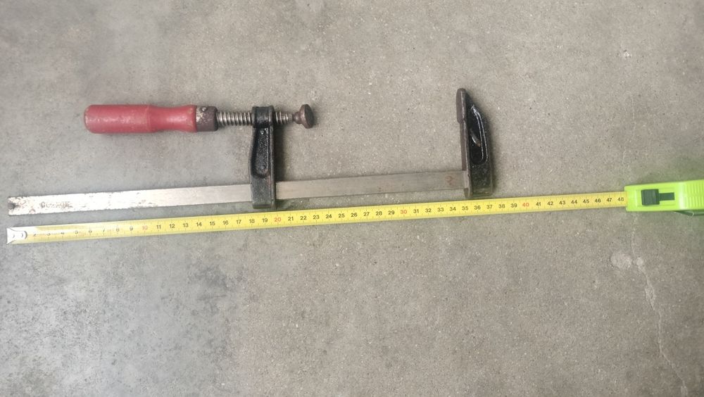 Dois grampos com 35cm