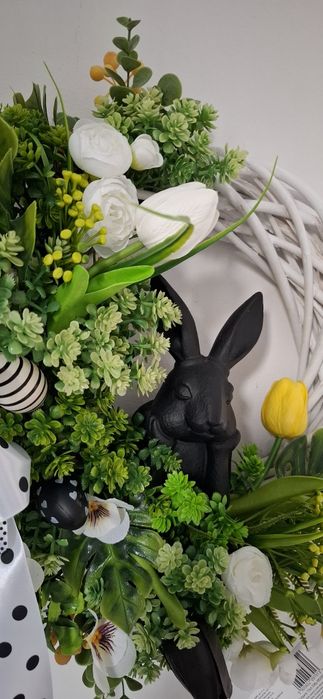 Wianek do powieszenia  wiosenno wielkanocny