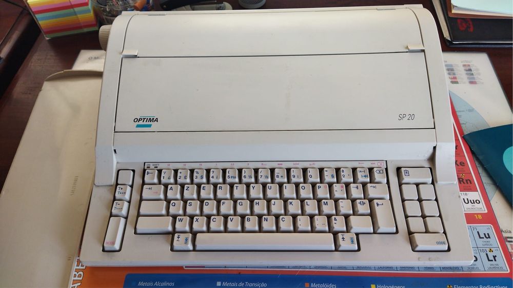 Maquina de escrever antiga