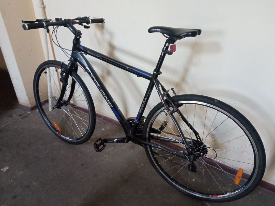 Велосипед Cyclone discovery гибрид