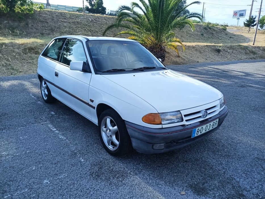 Opel Astra GT 1.6i impecável (motor 100mil km)