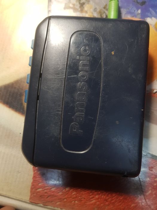 Кассетный плеер с AM/FM-радио Panasonic RQ-CR18V.батар,sharp, статуэт