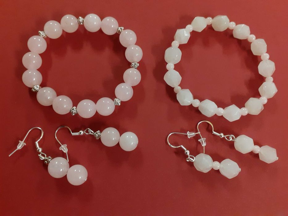 Komplet biżuterii kamień kwarc różowy - bransoletka i kolczyki różne