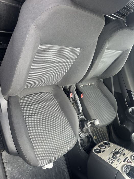 Conjunto 2 bancos opel corsa D carrinha