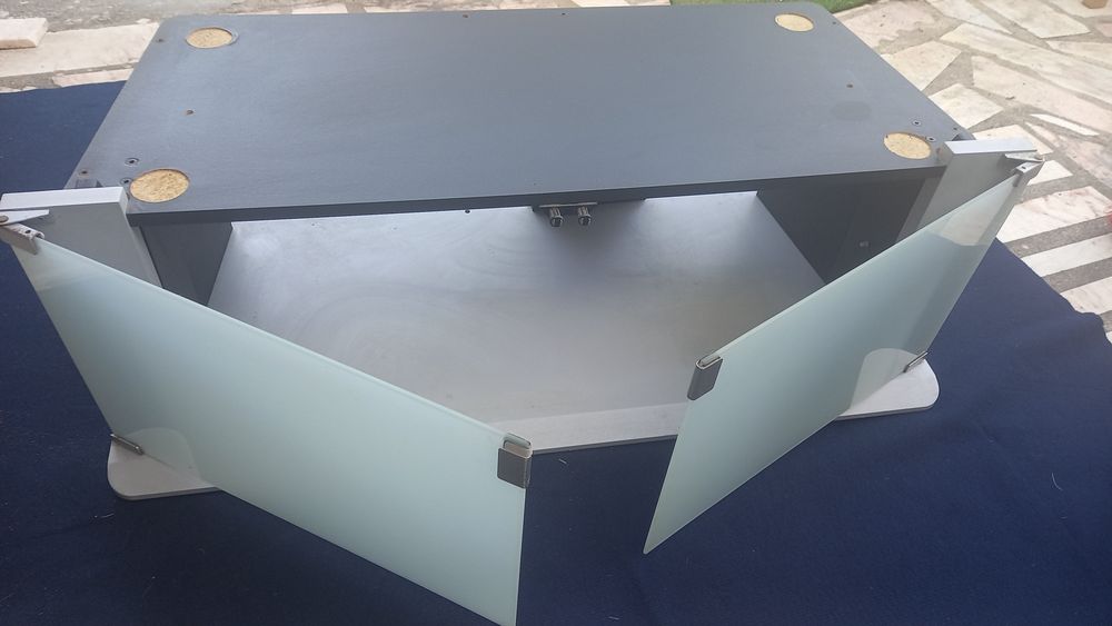 Vendo móvel para TV a muito bom preço.