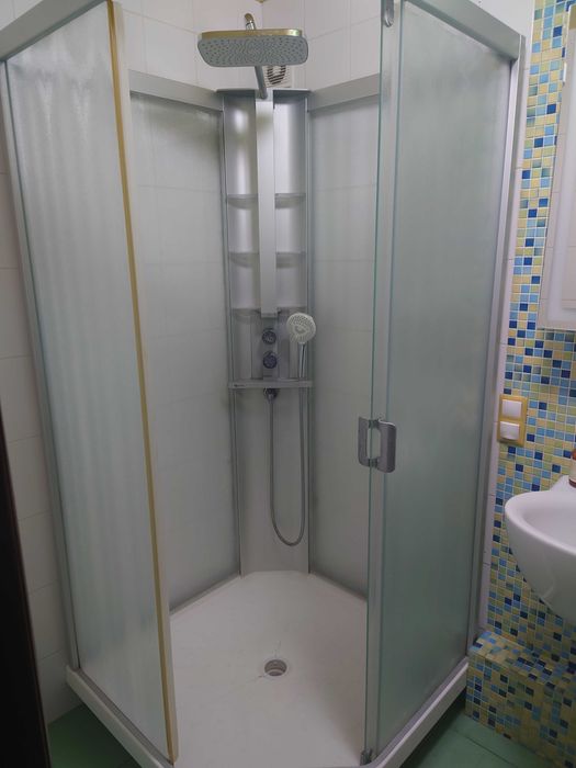 Фінська душова кабіна IDO Showerama п1ятикутова 1000х1000