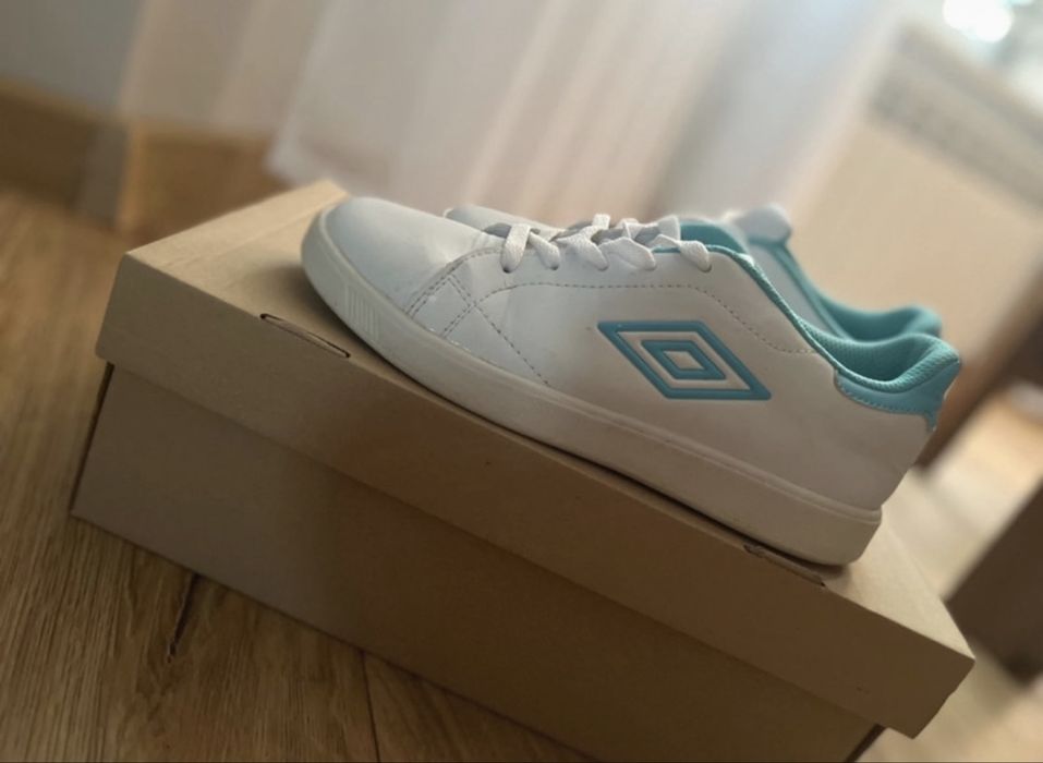 Buty Umbro - rozmiar 38