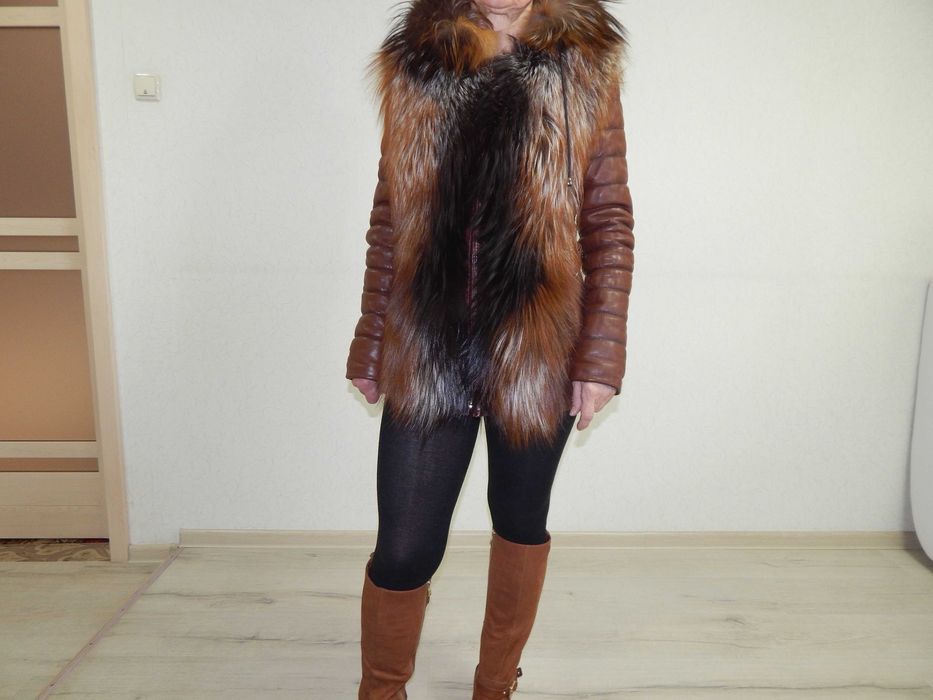 Жіноча куртка-жилет коричнева з натуральної шкіри з утеплення 44 розмі