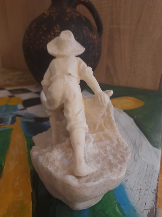 Вінтажна статуетка