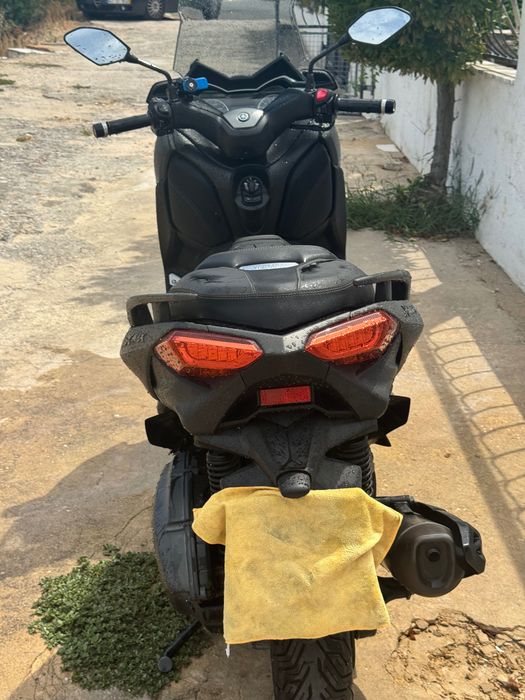 Yamaha X-Max 125