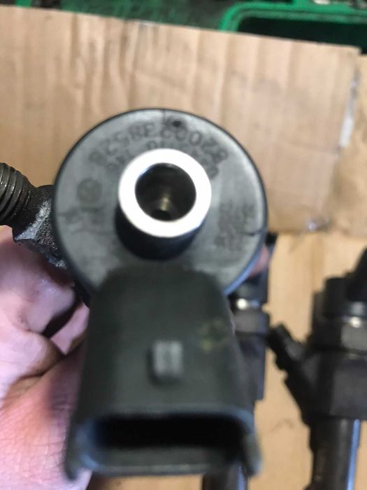 Форсунка Рено 1,9DCI Трафік Лагуна Опель Віваро (стенд)