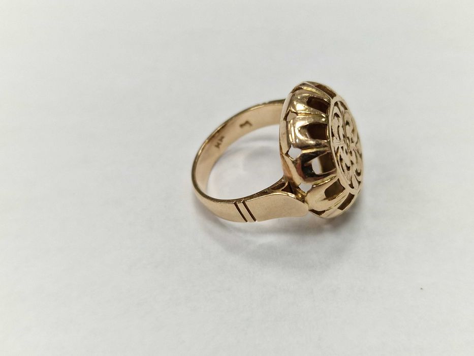 Złoty pierścionek/ 585/ 5.32 gram/ R12/ XX wiek/ praca ręczna