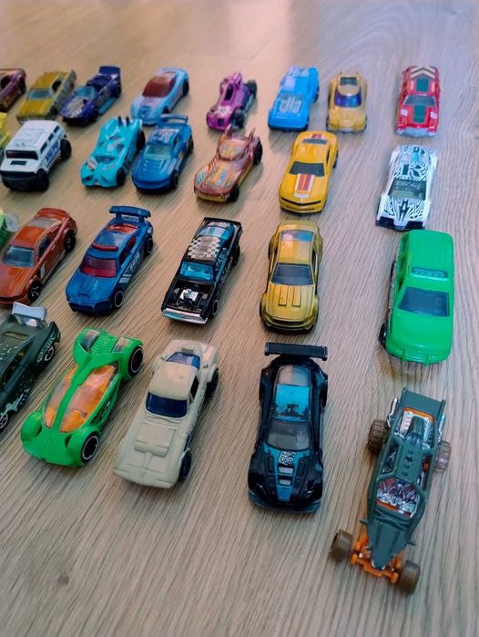 Zestaw modeli samochodzików Hot Wheels 36sztuk