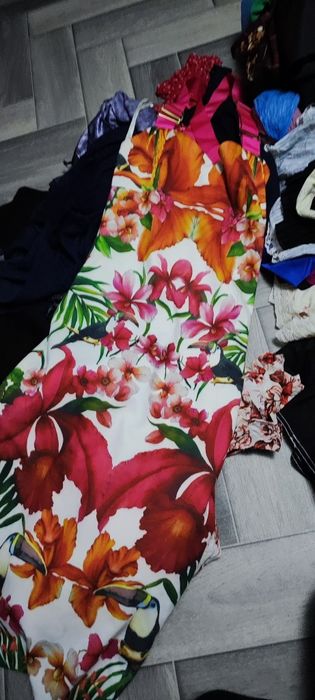 Віддам пакети жіночого одягу різного розміру за 100 грн