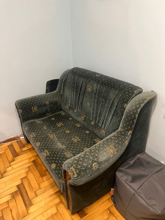 Продам два дівана