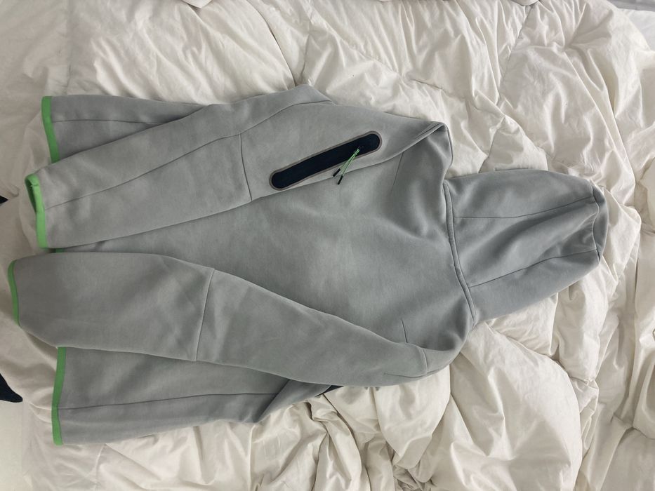 Nike Tech cinzento e preto