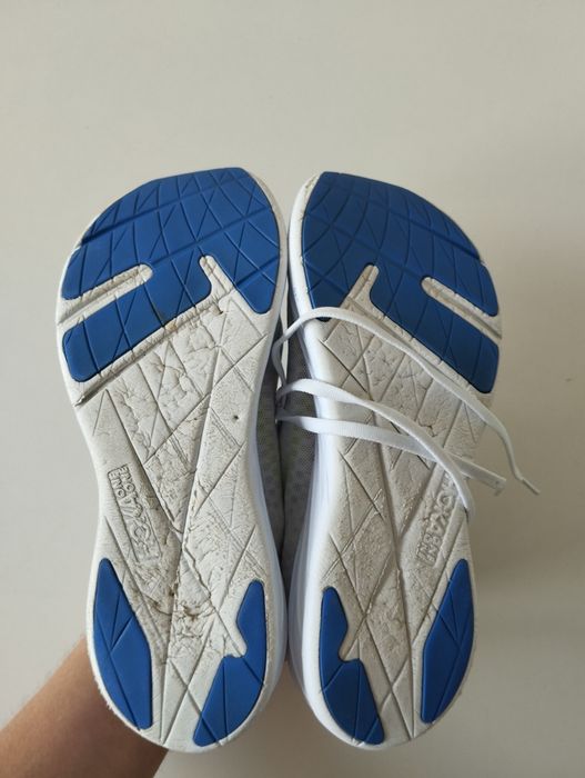 HOKA бігові кросівки 39,5 р оригінал