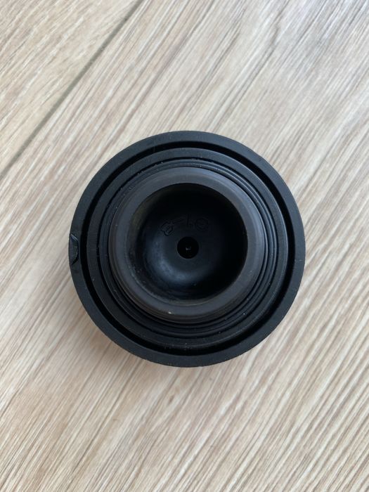 Кришка масляної горловини Honda civic 4d оригінал