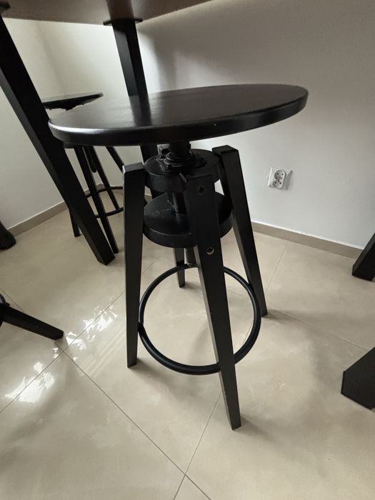 Zestaw stól kuchenny + 4 x hoker