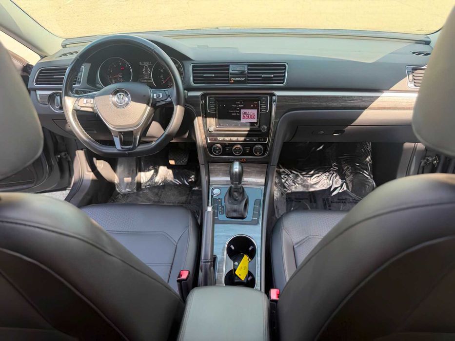 Volkswagen Passat      2018