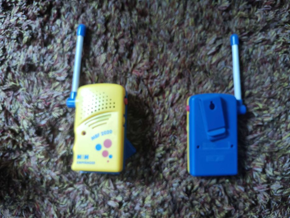 zabawkowe telefony i walkie talkie