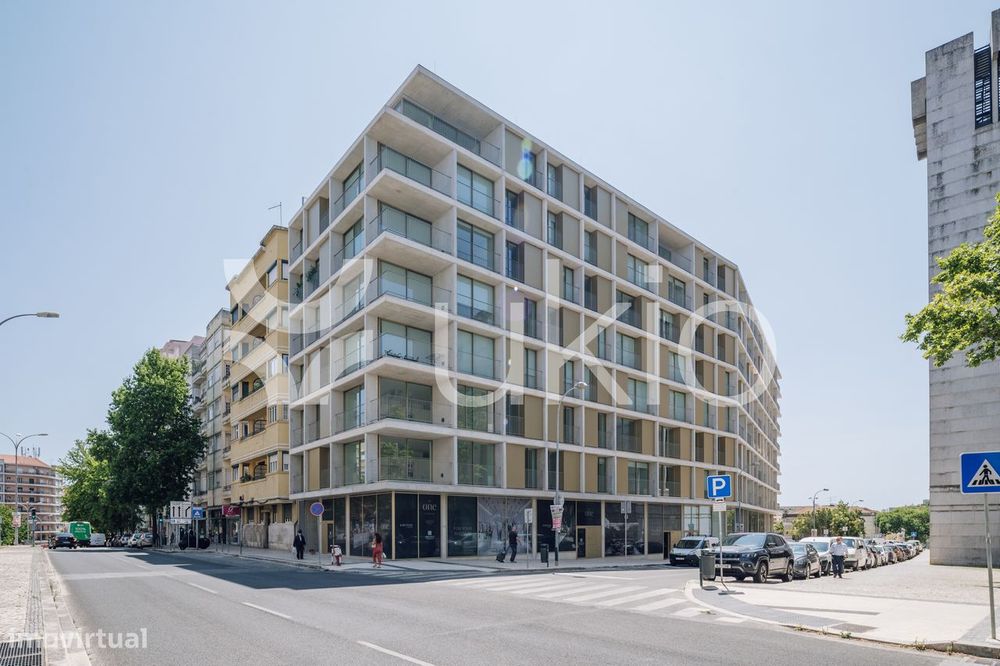 Apartamento T1 com ginásio em Av. de Roma - Campo Pequeno