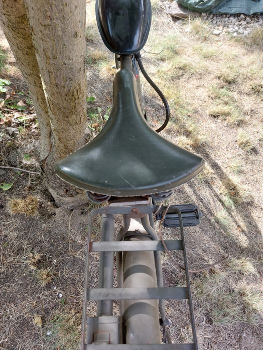 Szwedzki rower wojskowy Monark M104A z silnikiem spalinowym