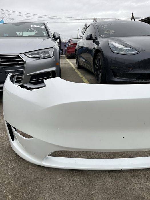 Бампер Tesla Model Y
