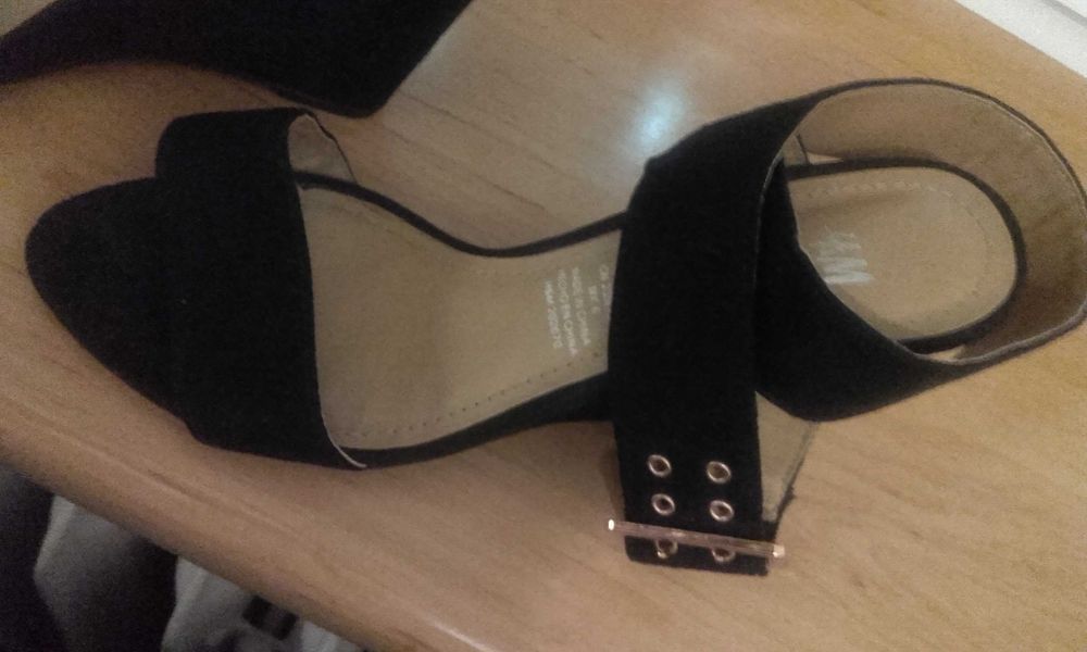 Sandaly damskie na koturnie H&M