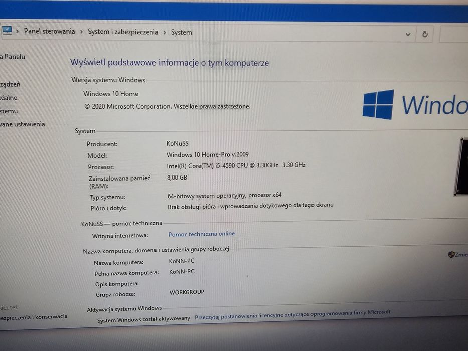 Komputer z monitorem