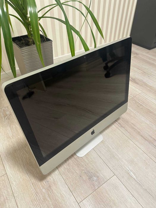iMac (21.5 -inch, Mid 2010)