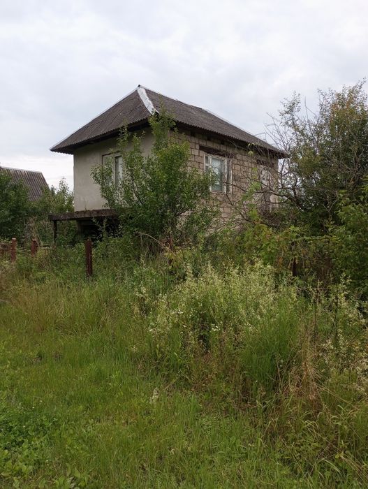 Продам дачу.Ужгородський район недалеко від  жд.зупинки Дачна