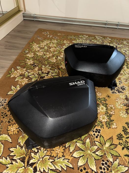Продам бокові кофри Shad SH23