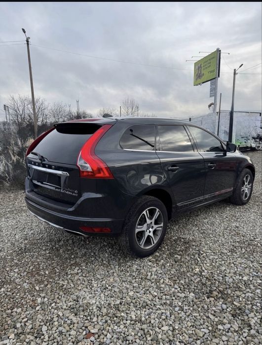 Продаю машину Volvo xc 60 !!