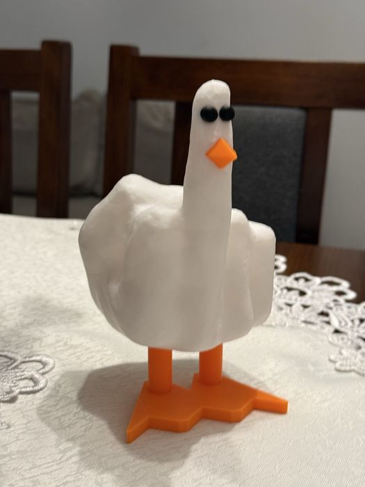 Figurka Kaczki Środkowego Palca